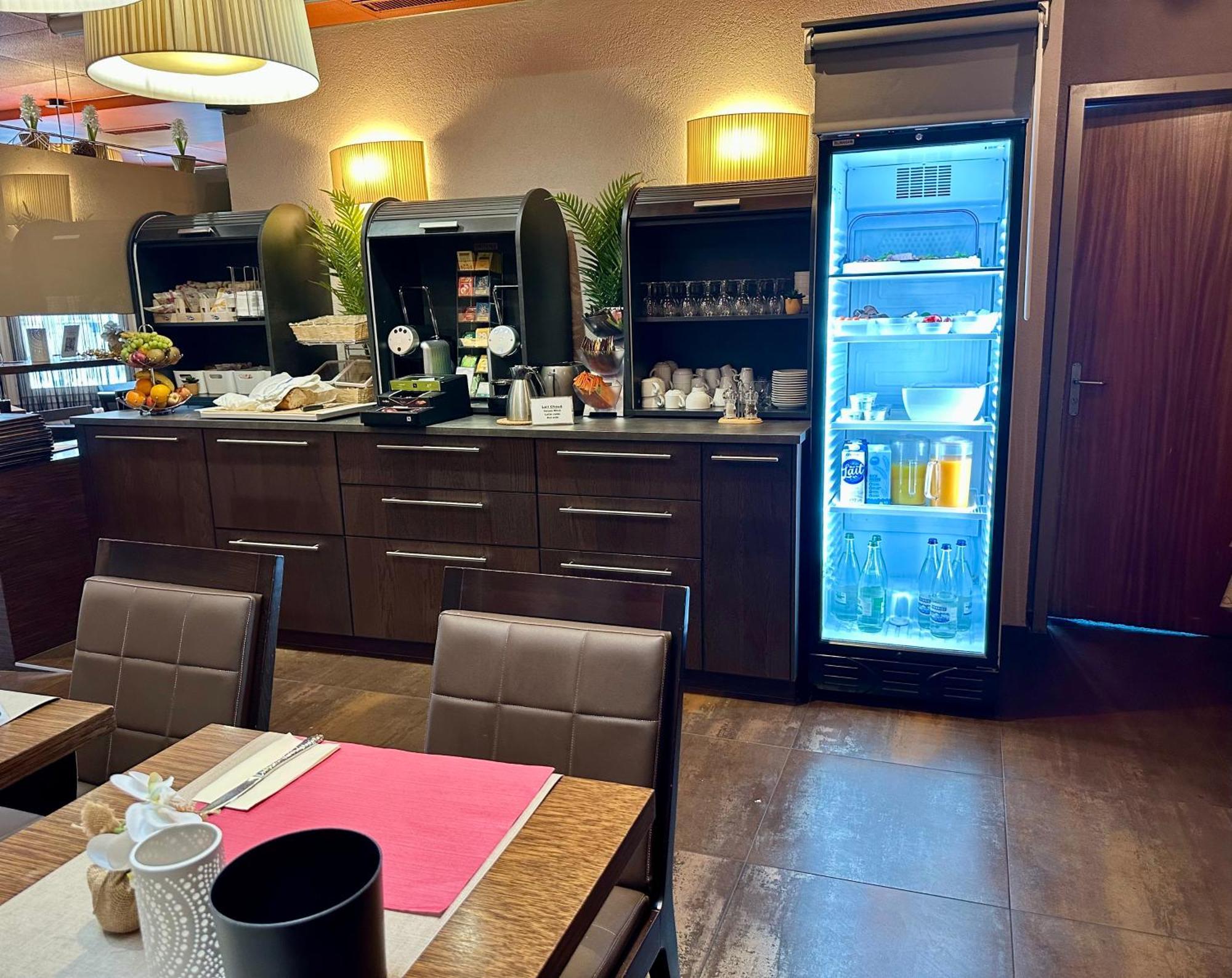 Hotel La Suite ปาแยร์น ภายนอก รูปภาพ